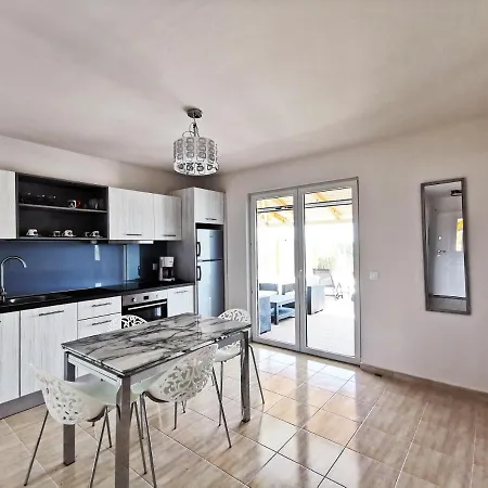 Iridia Villa