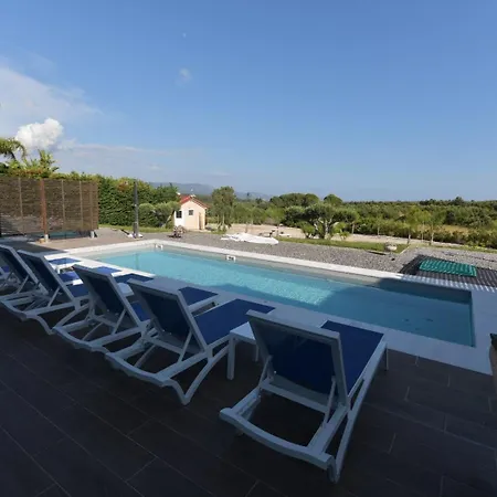 Iridia Villa *